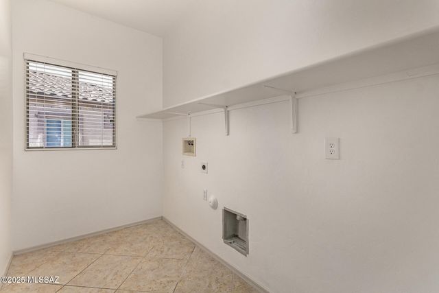 9144 S Whispering Pine Drive, Tucson, AZ 85756