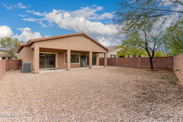 9144 S Whispering Pine Drive, Tucson, AZ 85756
