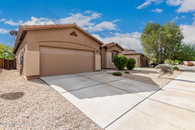 9144 S Whispering Pine Drive, Tucson, AZ 85756