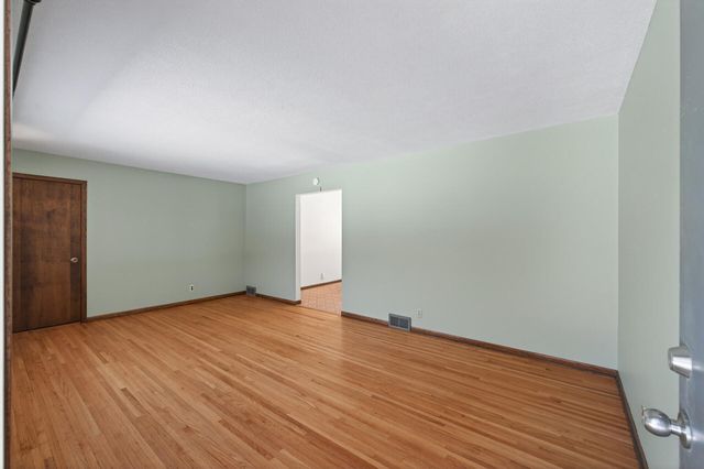 1218 Klondike Drive NE, Cedar, MN 55011