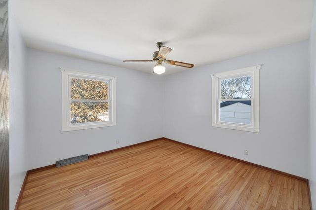 1218 Klondike Drive NE, Cedar, MN 55011