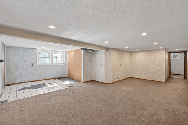 1218 Klondike Drive NE, Cedar, MN 55011