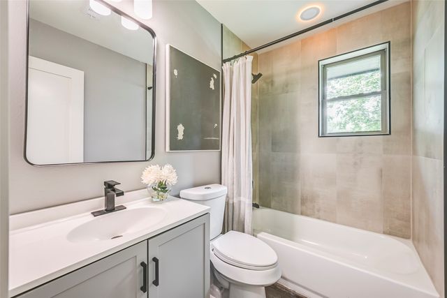 2609 Inadale Avenue, Dallas, TX 75228