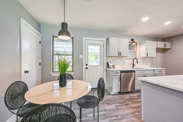 2609 Inadale Avenue, Dallas, TX 75228