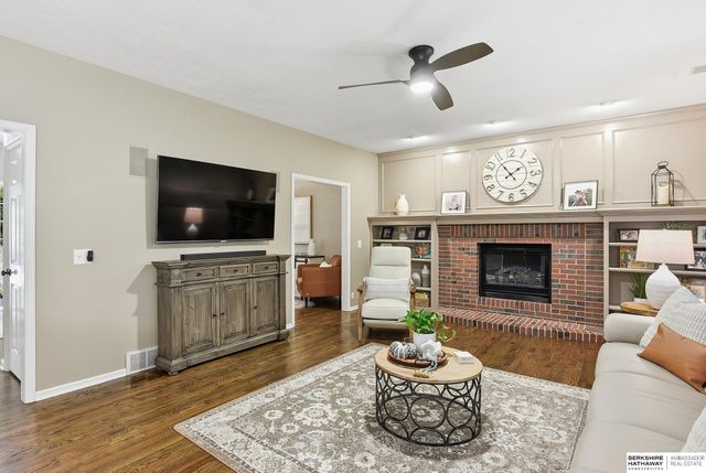 5019 N 135th Street, Omaha, NE 68164
