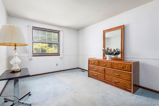 22999 Valley View Drive, Southfield, MI 48033