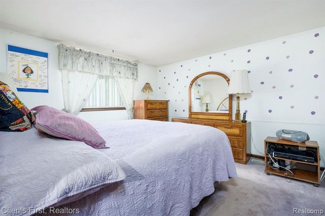 22999 Valley View Drive, Southfield, MI 48033