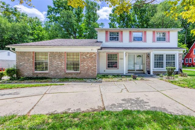 22999 Valley View Drive, Southfield, MI 48033