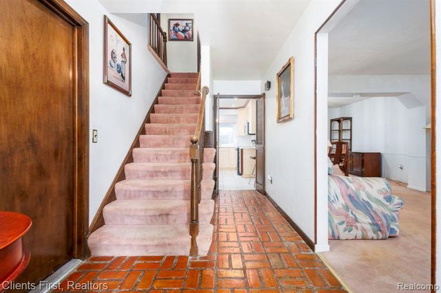 22999 Valley View Drive, Southfield, MI 48033