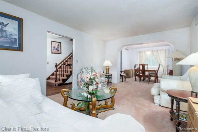 22999 Valley View Drive, Southfield, MI 48033