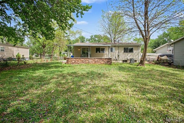 1180 Kostka Lane, Florissant, MO 63031