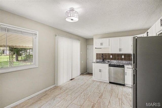 1180 Kostka Lane, Florissant, MO 63031