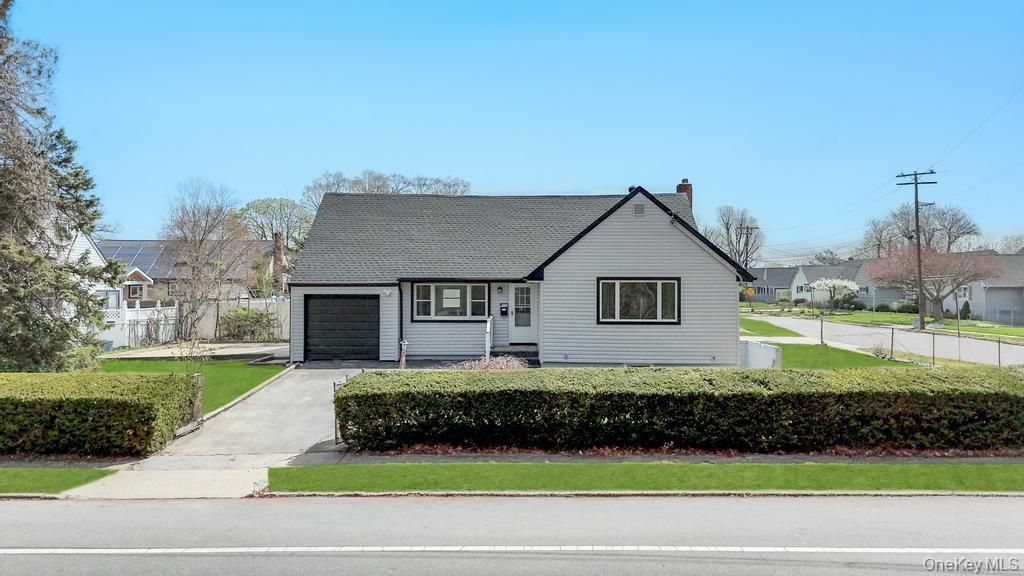 207 August Road, North Babylon, NY 11703