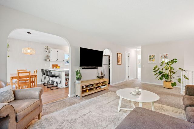 14190 Sunnyslope Drive, Maple Grove, MN 55311
