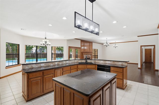 9205 N 137th East Avenue, Owasso, OK 74055