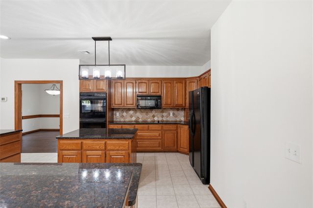 9205 N 137th East Avenue, Owasso, OK 74055