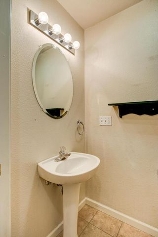 304 Manor Dr, Ione, CA 95640