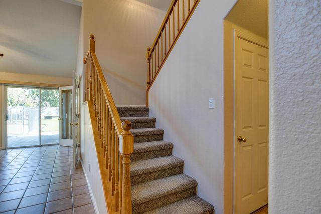 304 Manor Dr, Ione, CA 95640