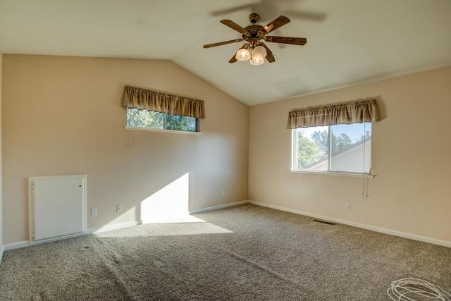 304 Manor Dr, Ione, CA 95640