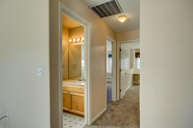 304 Manor Dr, Ione, CA 95640