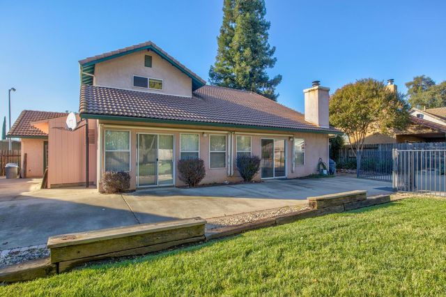 304 Manor Dr, Ione, CA 95640