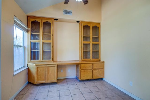 304 Manor Dr, Ione, CA 95640