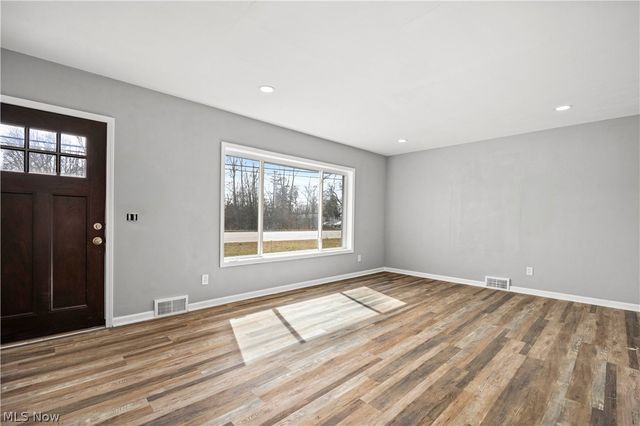 975 N Ridge Road E, Lorain, OH 44055