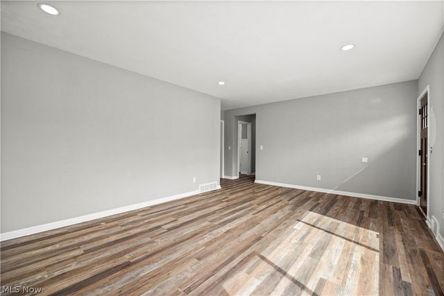 975 N Ridge Road E, Lorain, OH 44055