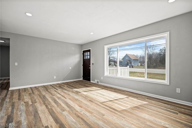 975 N Ridge Road E, Lorain, OH 44055