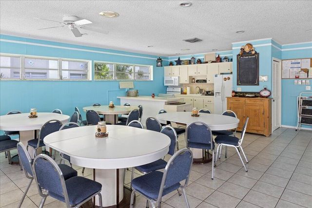 1124 NW 13th Street 120a, Boca Raton, FL 33486