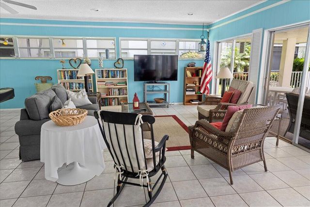 1124 NW 13th Street 120a, Boca Raton, FL 33486