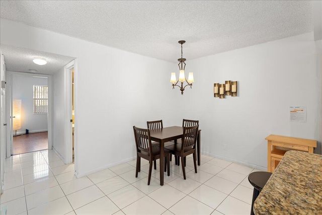 1124 NW 13th Street 120a, Boca Raton, FL 33486