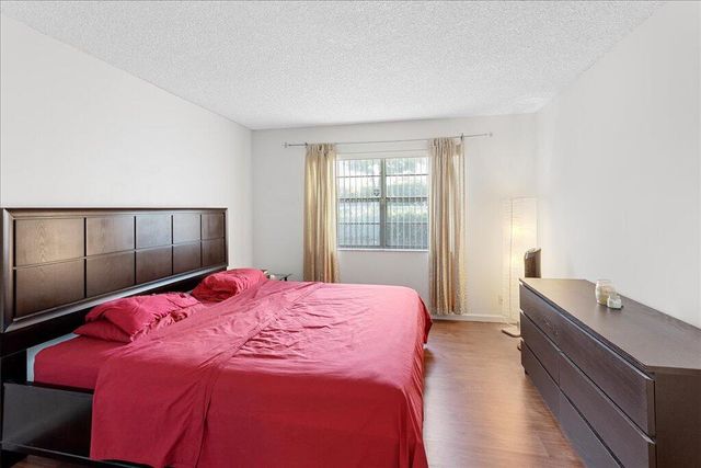 1124 NW 13th Street 120a, Boca Raton, FL 33486