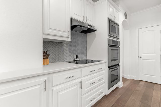 111 Whispering Winds Drive, Gunter, TX 75058