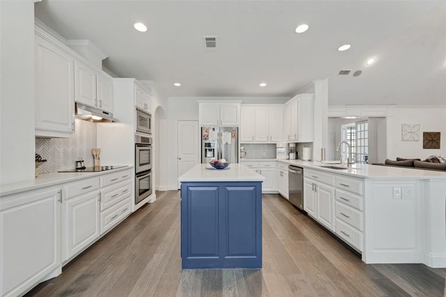 111 Whispering Winds Drive, Gunter, TX 75058