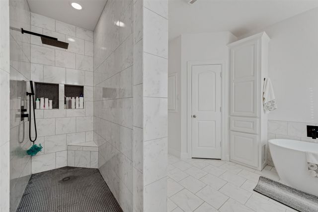 111 Whispering Winds Drive, Gunter, TX 75058