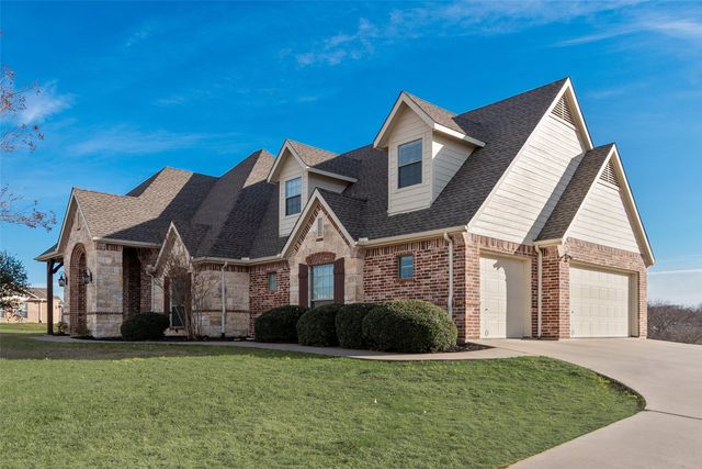 111 Whispering Winds Drive, Gunter, TX 75058