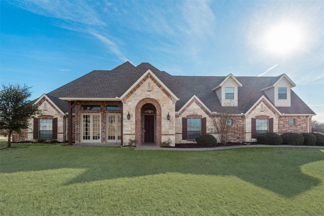 111 Whispering Winds Drive, Gunter, TX 75058