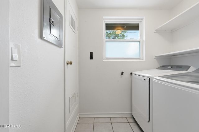 3224 N STANTON Street, El Paso, TX 79902