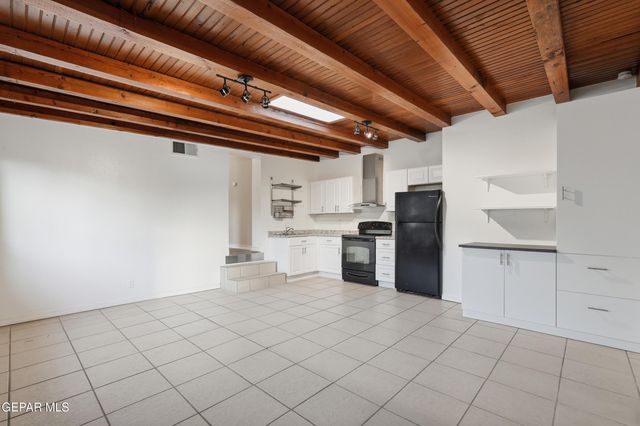 3224 N STANTON Street, El Paso, TX 79902
