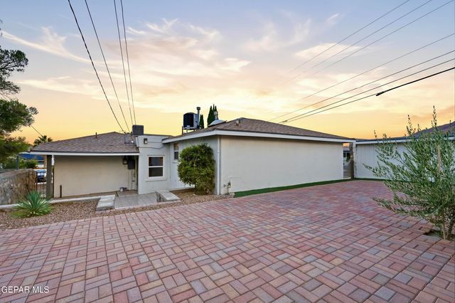 3224 N STANTON Street, El Paso, TX 79902