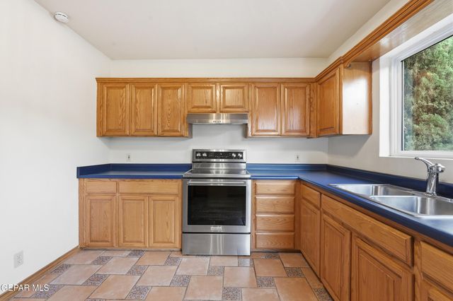 3224 N STANTON Street, El Paso, TX 79902