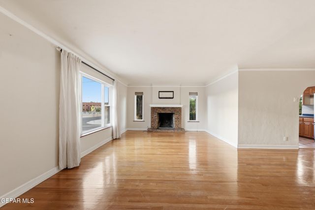 3224 N STANTON Street, El Paso, TX 79902