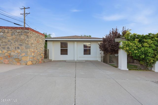 3224 N STANTON Street, El Paso, TX 79902