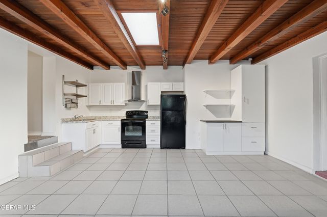 3224 N STANTON Street, El Paso, TX 79902