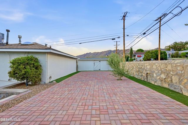 3224 N STANTON Street, El Paso, TX 79902