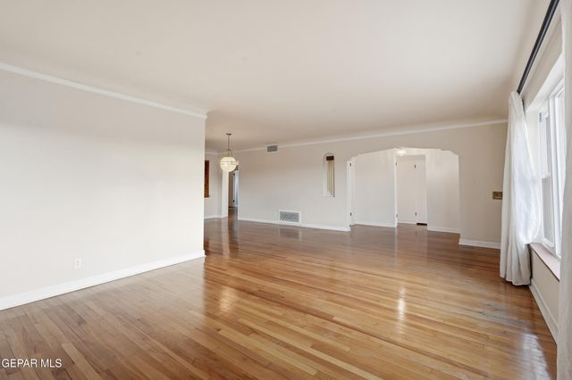 3224 N STANTON Street, El Paso, TX 79902