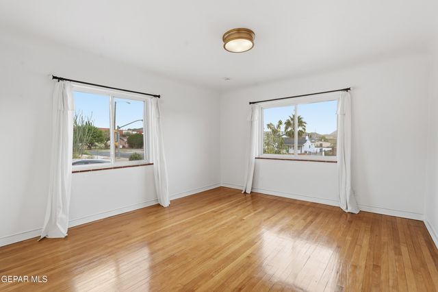 3224 N STANTON Street, El Paso, TX 79902