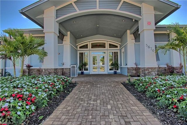 5665 Trailwinds DR 621, Fort Myers, FL 33907