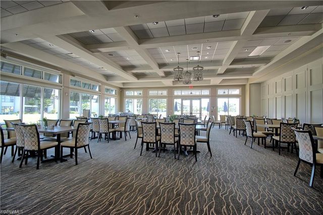 5665 Trailwinds DR 621, Fort Myers, FL 33907